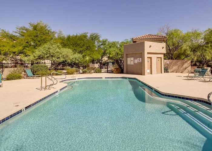 Holiday home W/ Desert & Mountain Views!