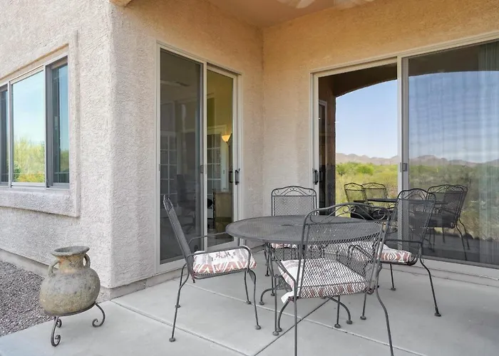 Holiday home W/ Desert & Mountain Views! *