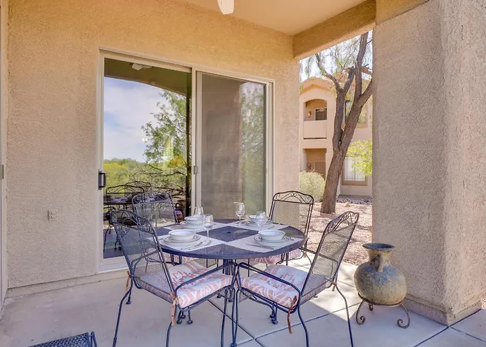 Holiday home W/ Desert & Mountain Views!